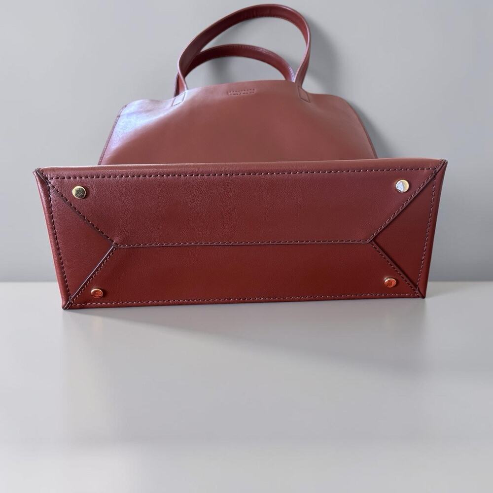 Banana Republic Leather Tote - Picture 5 of 6